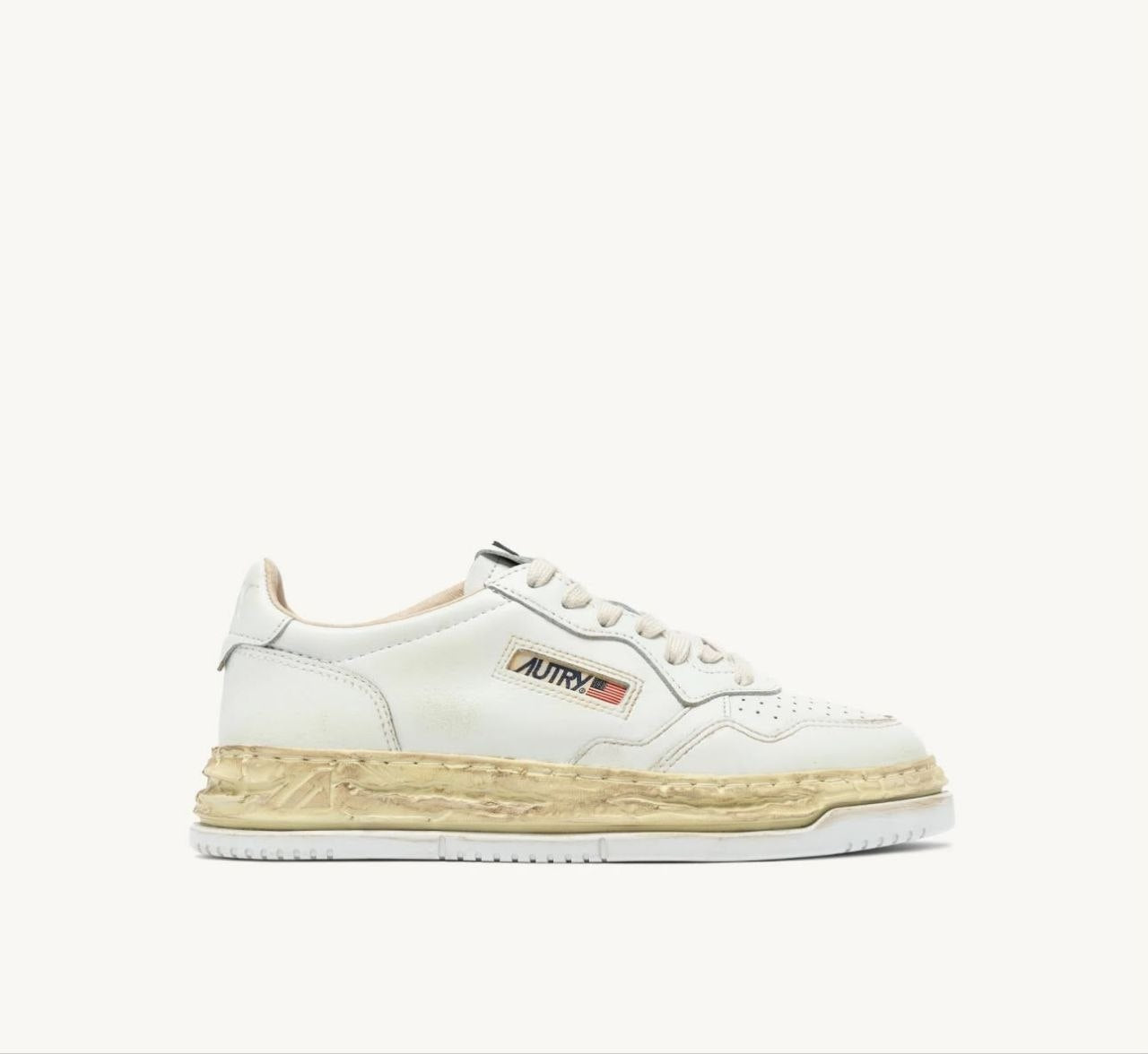 MEDALIST SNEAKERS