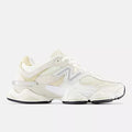 New Balance 9060 — Bianco / Sale Marino