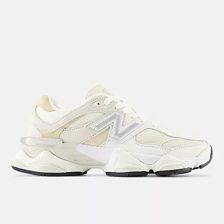New Balance 9060 — Bianco / Sale Marino