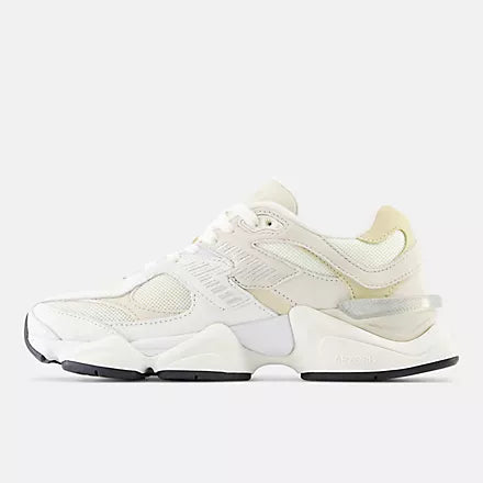 New Balance 9060 — Bianco / Sale Marino