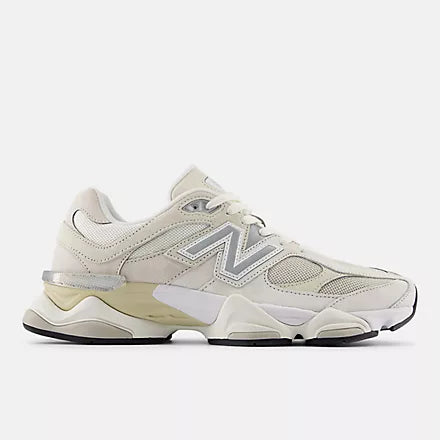 New Balance 9060 — Sea Salt (Bianco/Crema)