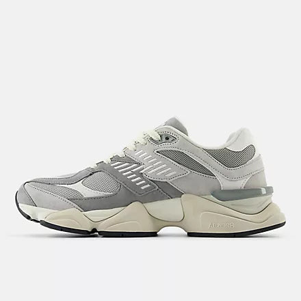 New Balance 9060 — Rain Cloud (Grigio Chiaro / Bianco)