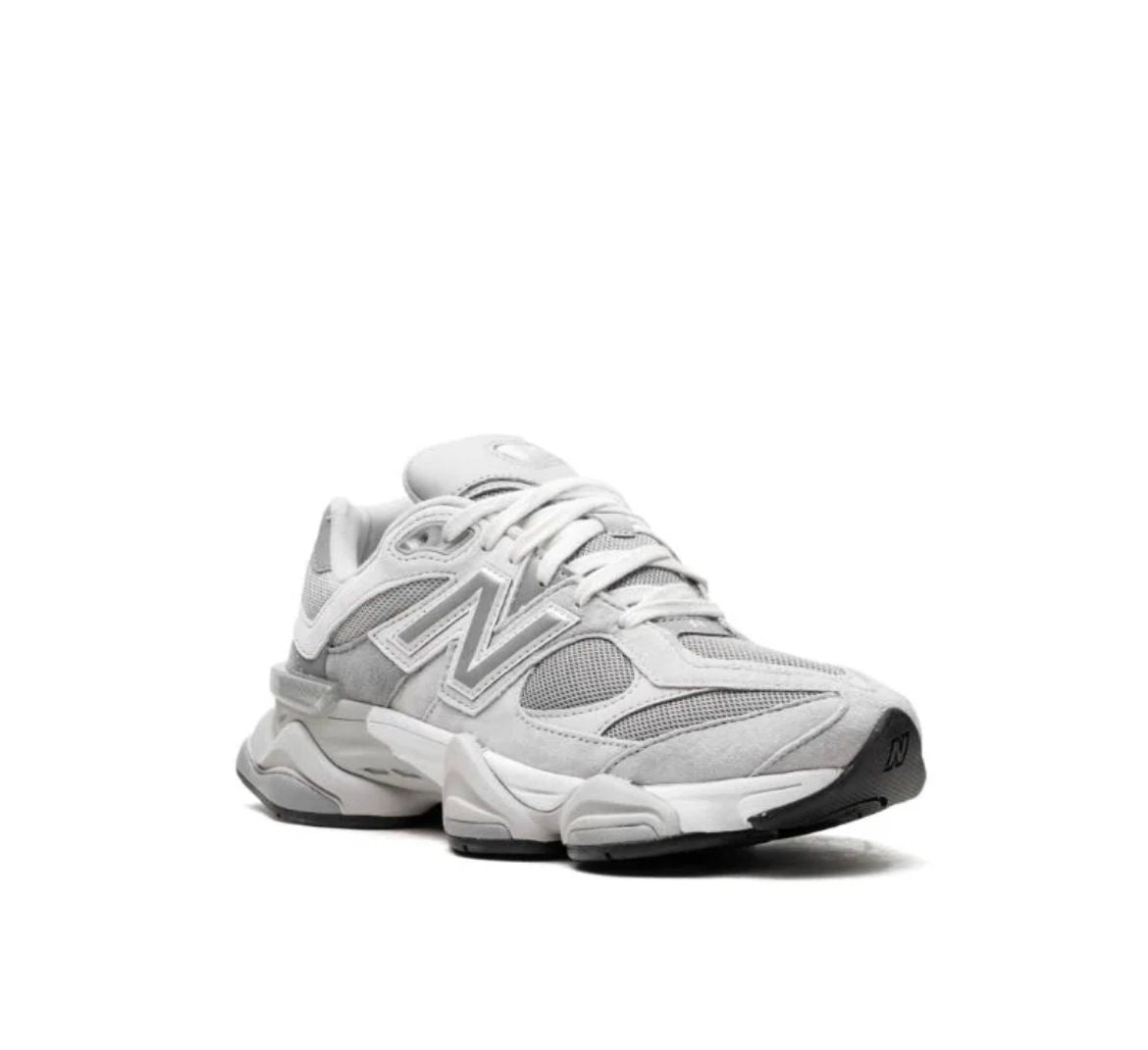 New Balance 9060 — Grigio / Argento