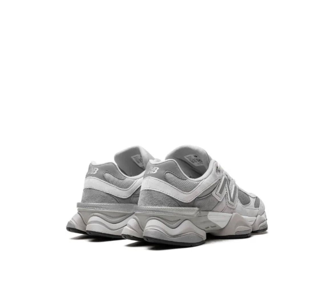 New Balance 9060 — Grigio / Argento