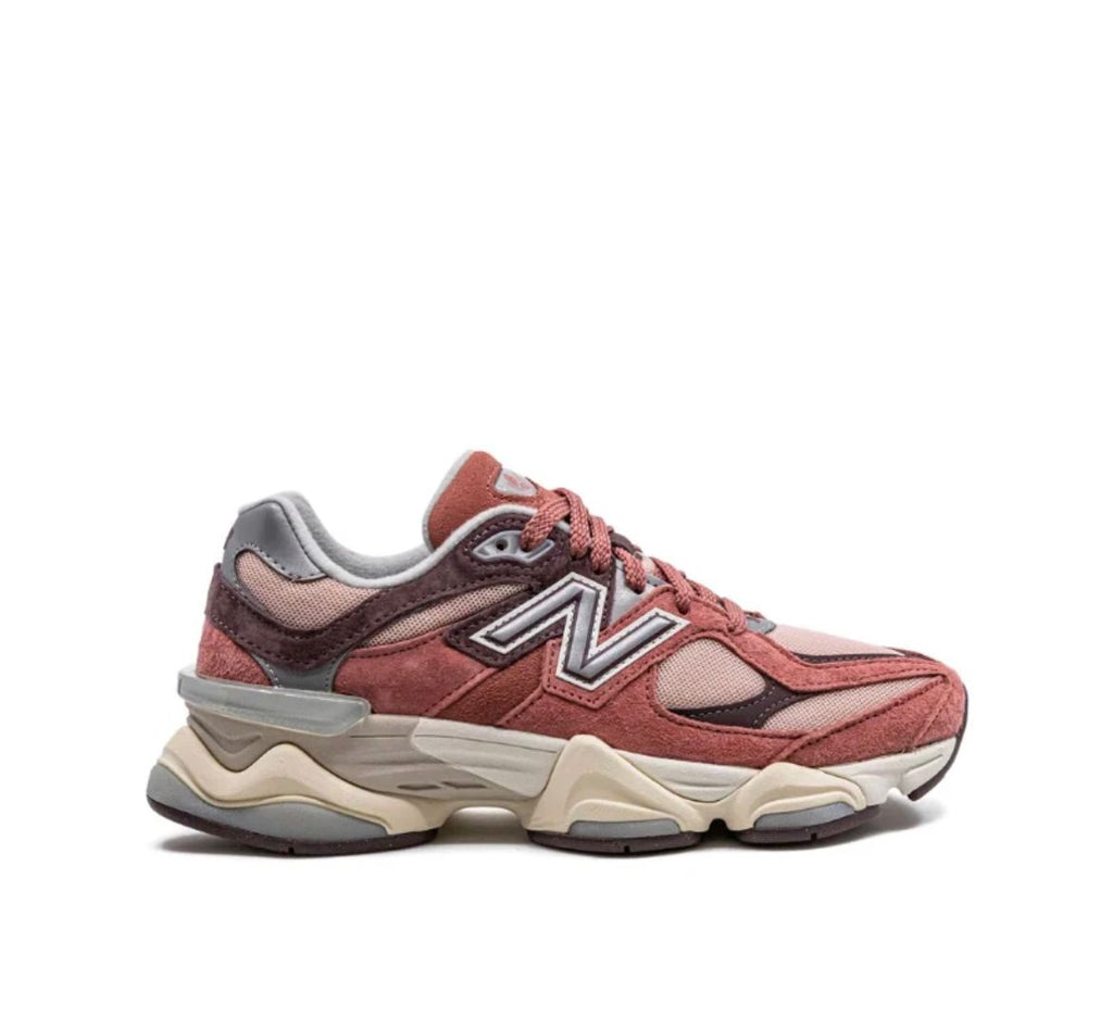 New Balance 9060 — Cherry Blossom (Rosa/Bordeaux)