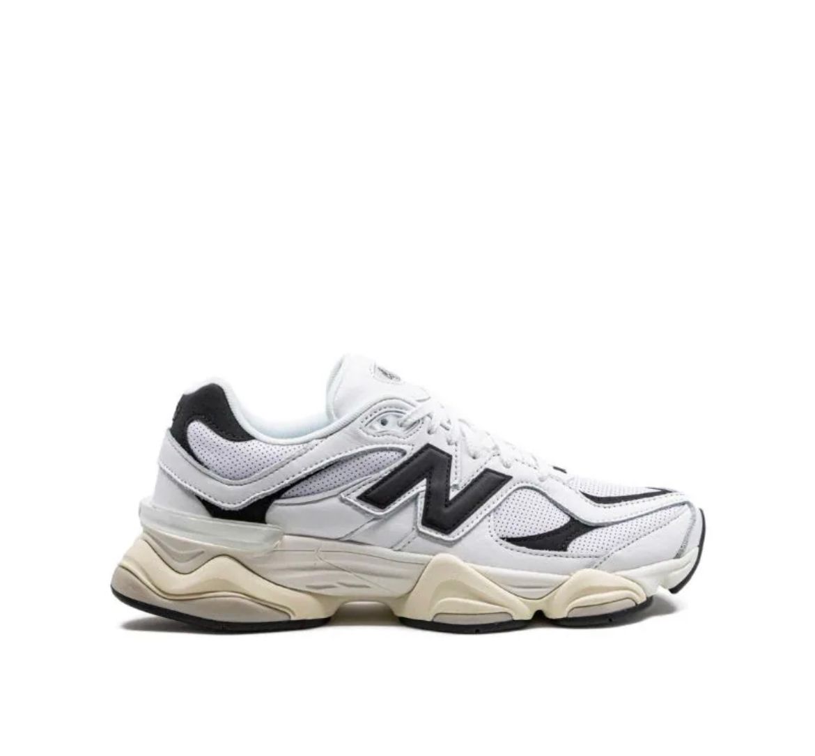 New Balance 9060 — Sea Salt / Bianco Nero