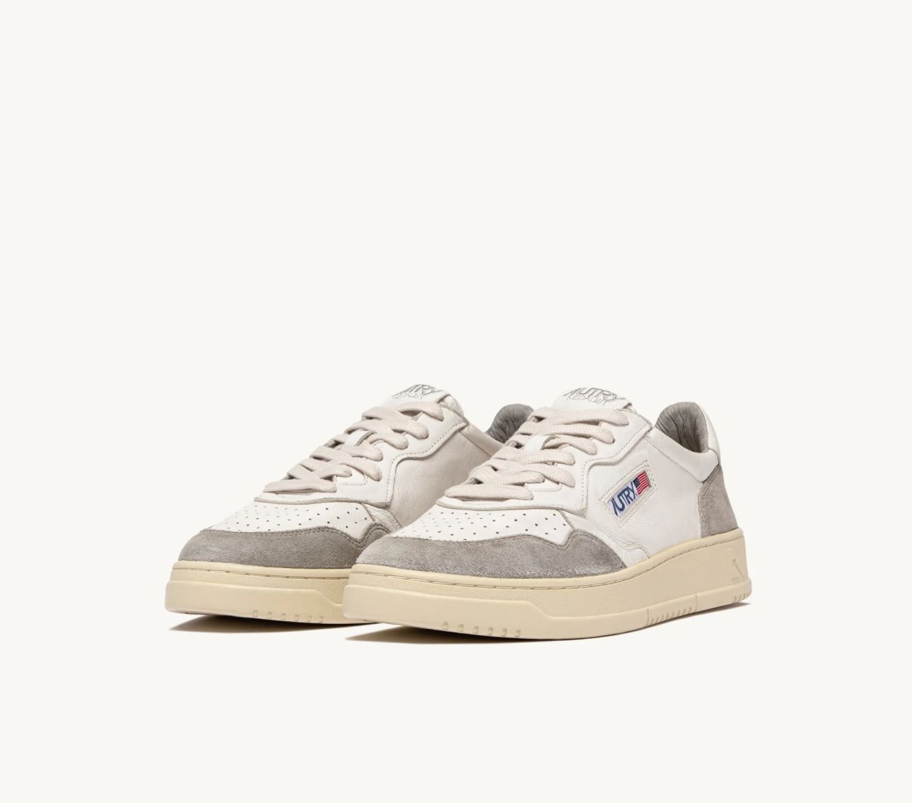 Autry Medalist Low — White/Grey