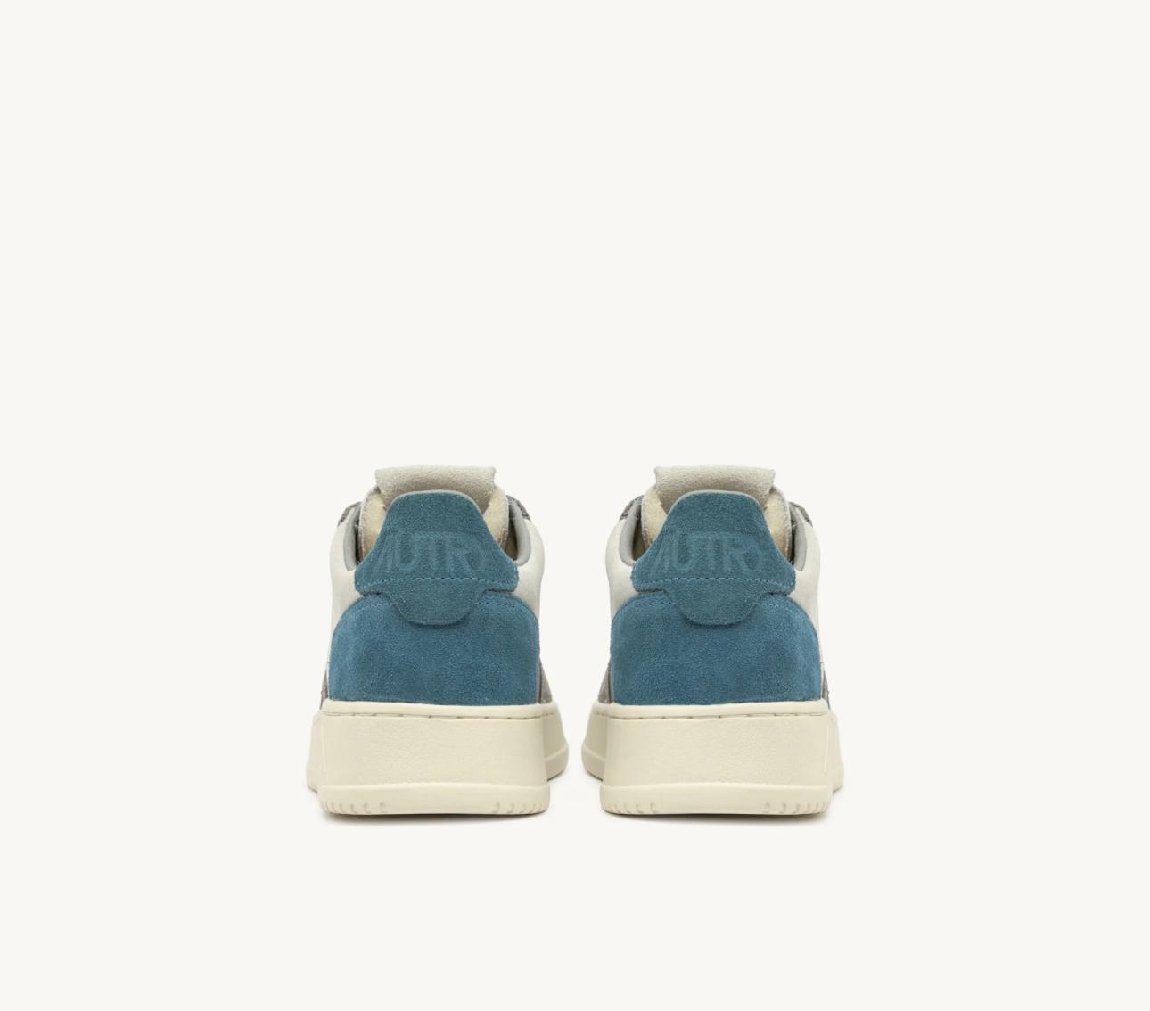 MEDALIST SNEAKERS